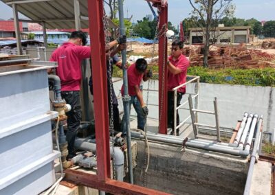 Lifting submersible pump for servicing at iwk treatment plant